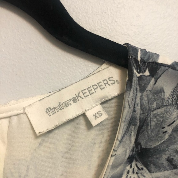 Finders Keepers High-Lo Going Out Top (XS) - Picture 4 of 8